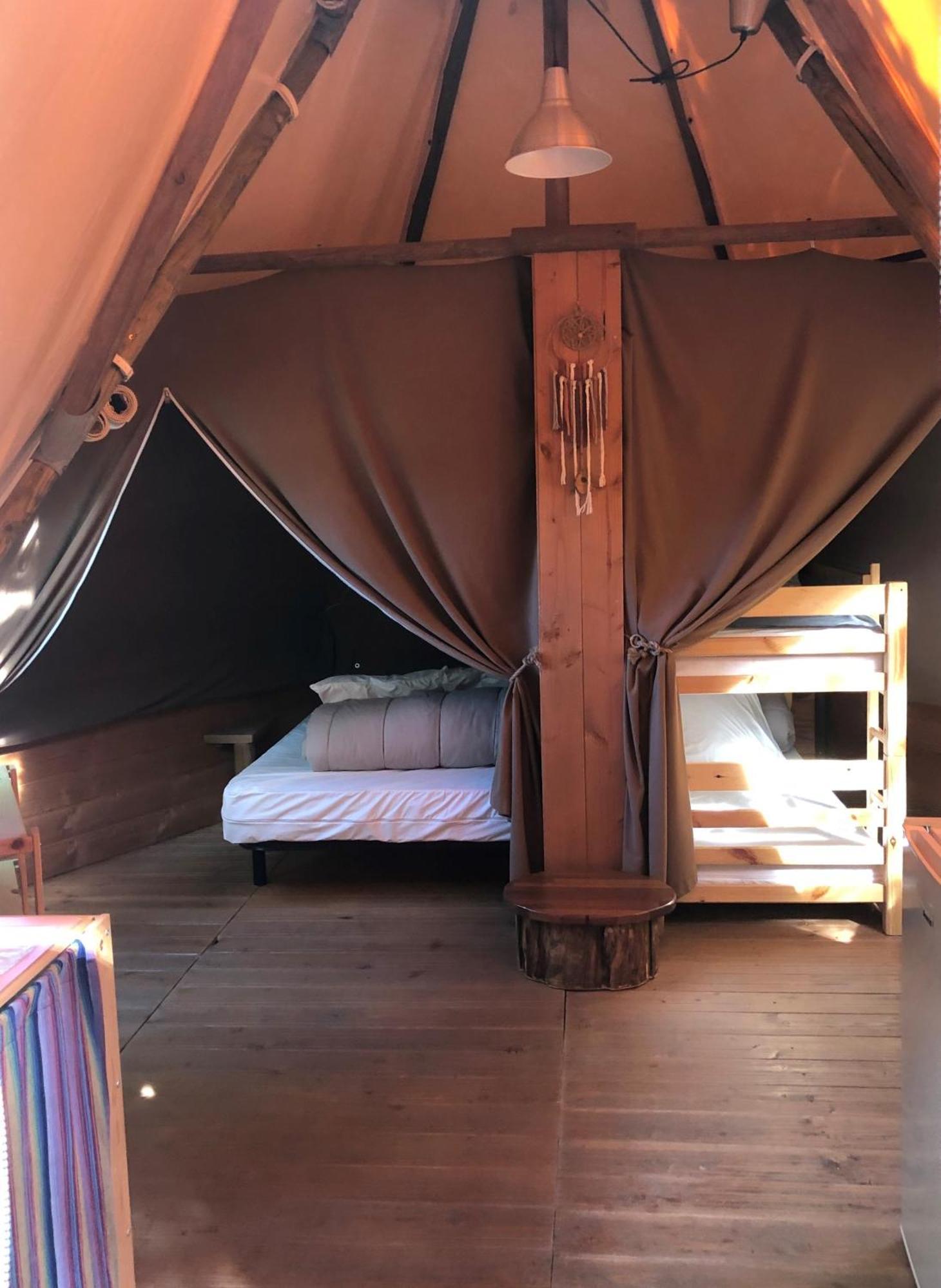 Camping La Chataigneraie Gravieres Room photo