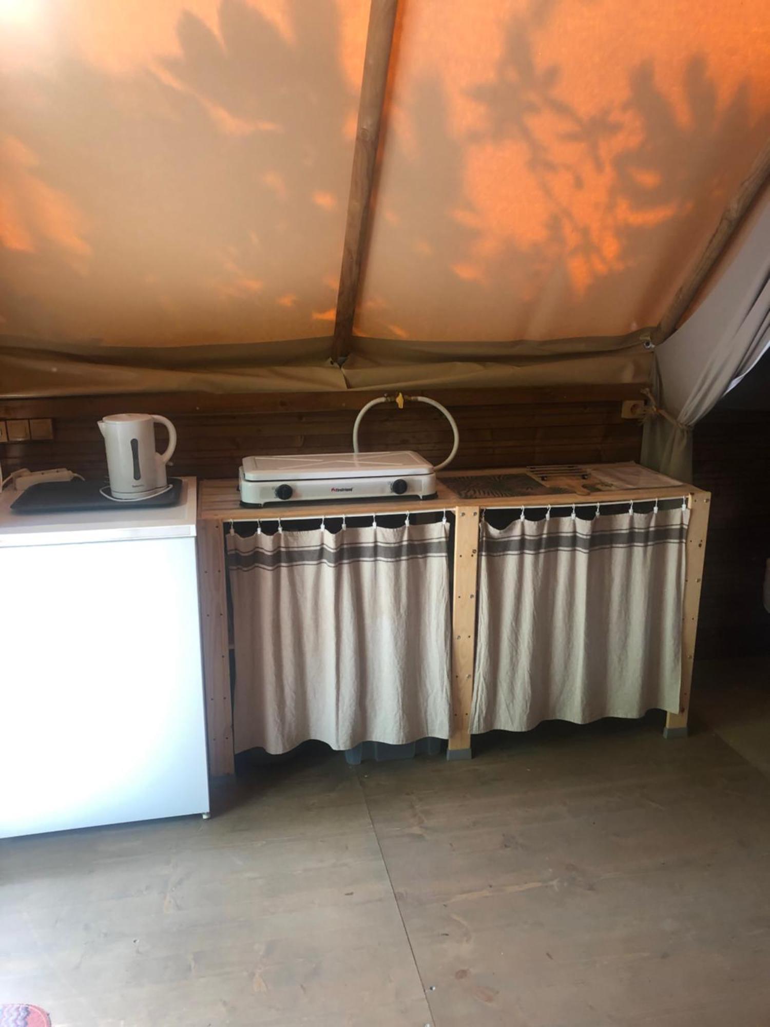 Camping La Chataigneraie Gravieres Room photo