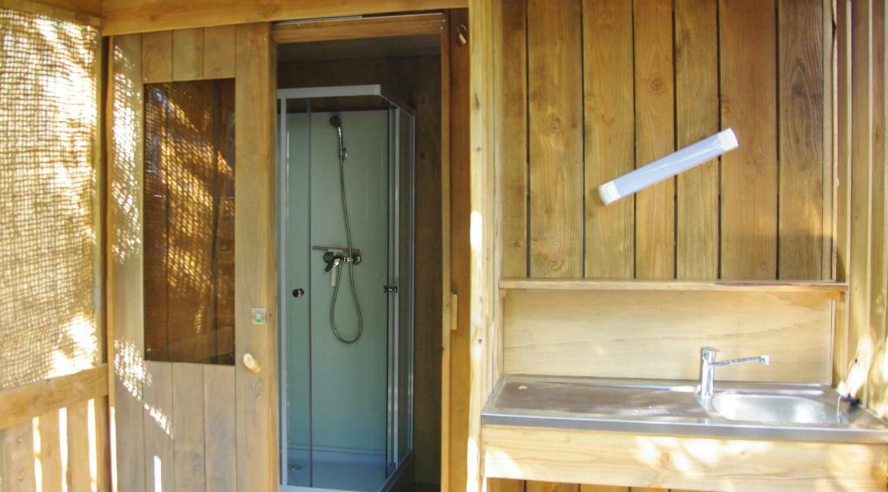 Camping La Chataigneraie Gravieres Exterior photo